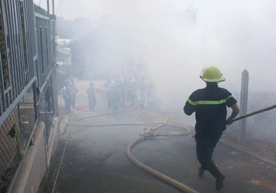 Đà Lạt: Cháy kho trong khu dân cư