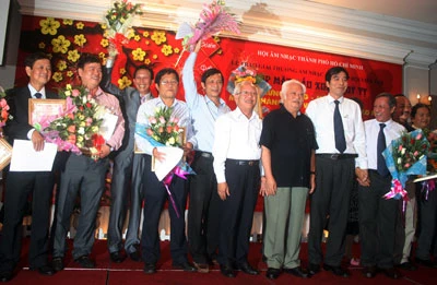 12 tác phẩm đoạt Giải thưởng Âm nhạc thành phố Hồ Chí Minh năm 2012
