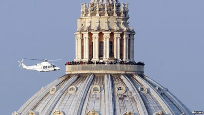 Giáo hoàng Benedict XVI đã rời Vatican