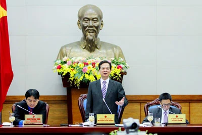 Thủ tướng Nguyễn Tấn Dũng gặp 10 gương mặt trẻ Việt Nam tiêu biểu năm 2012