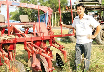 Hai Lúa chế tạo máy nông nghiệp