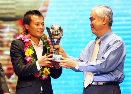 Bầu chọn Quả bóng vàng Việt Nam 2012: Tôn vinh những cống hiến trong suốt mùa bóng