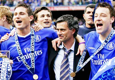 Chelsea “mở cửa” chờ Mourinho?