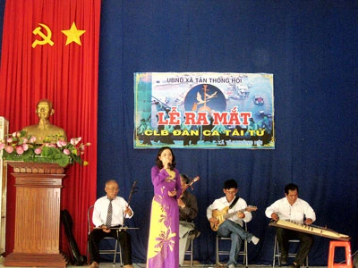 Đất thép chuyển mình