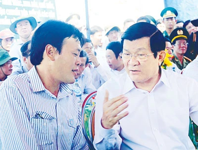 Chủ tịch nước Trương Tấn Sang làm việc tại Lý Sơn (Quảng Ngãi): Hỗ trợ ngư dân làm ăn vững chắc hơn