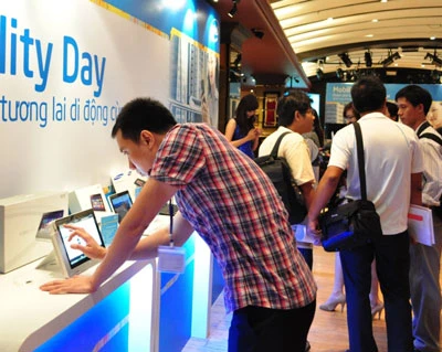 Khám phá tương lai di động 2013 của Intel