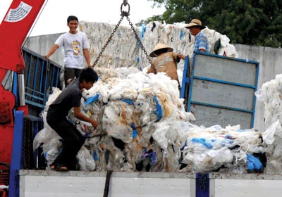 TPHCM: Túi ni lông thành dầu FO