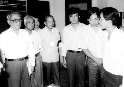 98 năm ngày sinh Tổng Bí thư Nguyễn Văn Linh (1-7-1915 - 1-7-2013): Noi gương anh