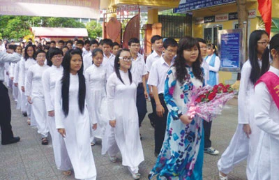 Ngăn chặn nạn lạm thu đầu năm học