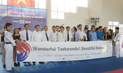 Biểu diễn võ thuật Taekwondo Hàn Quốc tại Bình Dương