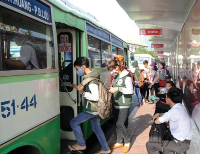 Trợ giá gián tiếp cho xe buýt: “Giảm tải” ngân sách, tăng hiệu quả