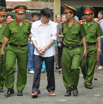 Nghiện ma túy đốt chết vợ, lãnh án tù chung thân