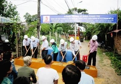 Xây dựng đường bê tông “vì dân phục vụ” đầu tiên tại quận 2