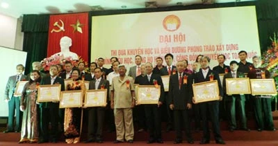 Tôn vinh các gia đình, dòng họ, cộng đồng khuyến học