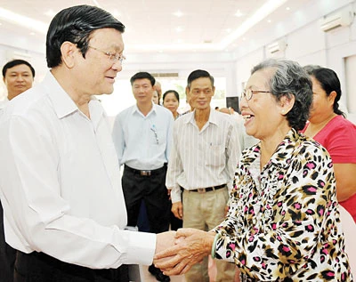 Chủ tịch nước Trương Tấn Sang: “Nghe bà con bức xúc về tham nhũng, thấy nhói lòng lắm!”