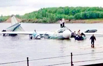 Lào: Máy bay rơi, 47 người thiệt mạng