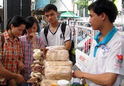 2.000 bạn trẻ tham gia ngày hội “Hoa của đất” 2013