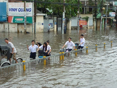 TPHCM: Ngập nặng nhiều tuyến đường