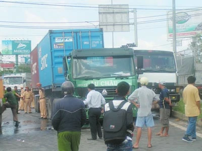 Tai nạn liên hoàn một phụ xe chết