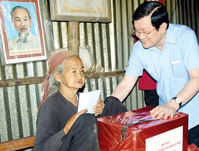 Chủ tịch nước Trương Tấn Sang: Bảo vệ rừng đầu nguồn để giảm thiệt hại do lũ