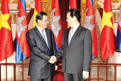 Thủ tướng Nguyễn Tấn Dũng hội đàm với Thủ tướng Hun Sen: Nâng kim ngạch thương mại Việt Nam - Campuchia lên 5 tỷ USD