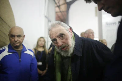 Cựu Chủ tịch Cuba Fidel Castro xuất hiện trước công chúng