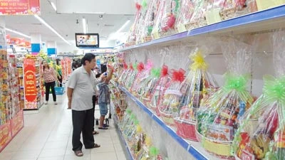 Tết Việt gắn kết mọi nhà