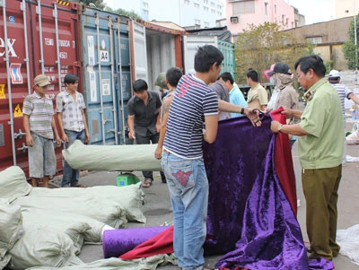 Báo động hàng lậu, hàng độc hại gia tăng