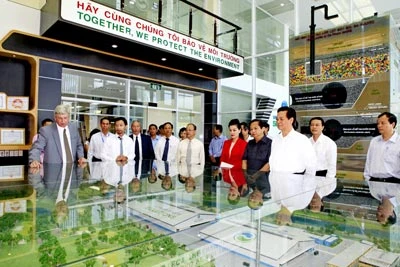 Thủ tướng Nguyễn Tấn Dũng thăm Khu xử lý rác Đa Phước (Bình Chánh, TPHCM)