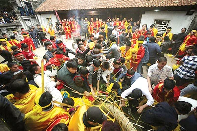 Lễ hội vẫn... chưa đẹp