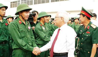 TPHCM tiễn 2.570 thanh niên nhập ngũ