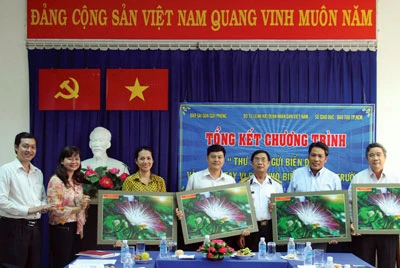 35.000 lá thư, hàng ngàn tranh vẽ và hơn 822 triệu đồng