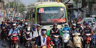 Hạn chế tai nạn do xe buýt - Cần giải pháp đồng bộ