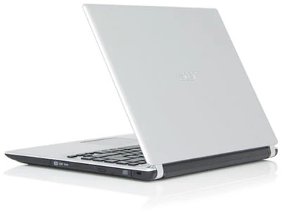 Mua Laptop Core i3, tặng điện thoại