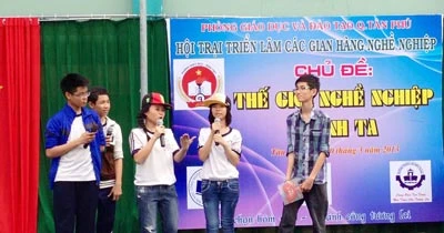 Quận Tân Phú, TPHCM: Hơn 3.000 học sinh, giáo viên tham gia ngày hội hướng nghiệp