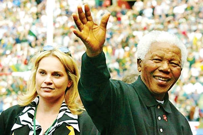 Zelda la Grange viết hồi ký về Nelson Mandela