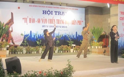 Tưng bừng hội trại “Tự hào - 60 năm Chiến thắng Điện Biên Phủ”