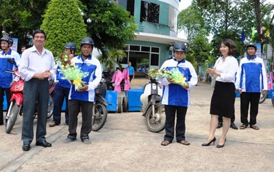 Ra quân đội hình “Thanh niên tình nguyện phòng chống nạn rải đinh”