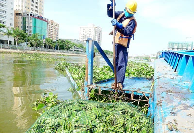 Vớt rác bằng công nghệ