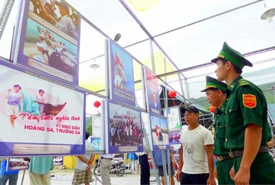 Triển lãm ảnh Hoàng Sa - Trường Sa ở Cù Lao Chàm