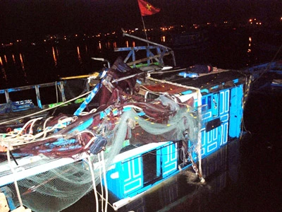 Trục vớt tàu cá Đà Nẵng bị đâm chìm làm chứng cứ tố cáo tội ác của Trung Quốc