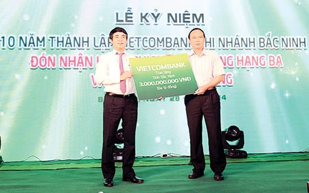 Vietcombank tặng 6 tỷ đồng xây dựng 2 trường học tại tỉnh Hà Tĩnh và Bắc Ninh