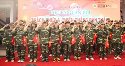 100 học sinh, trẻ em cơ nhỡ tham gia “Học kỳ Quân đội miễn phí năm 2014”