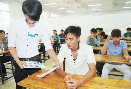 Hơn 261.000 thí sinh làm thủ tục dự thi