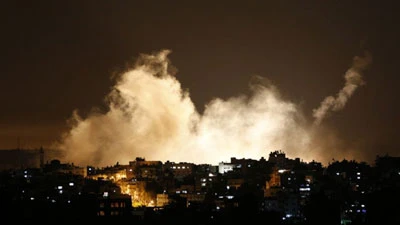 Israel mở lại chiến dịch tấn công Dải Gaza