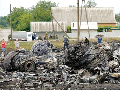 Máy bay Malaysia bị bắn rơi: Nga và Ukraine đổ lỗi cho nhau
