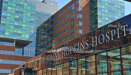 Bệnh viện Johns Hopkins đồng ý trả 190 triệu USD vì bác sĩ chụp hình lén bệnh nhân