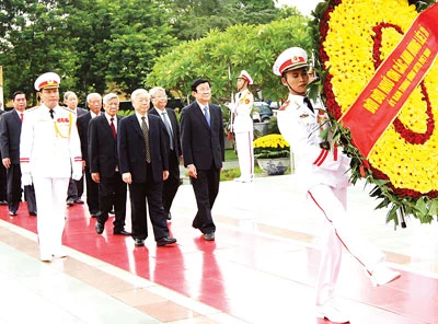 Lãnh đạo Đảng, Nhà nước tưởng niệm các Anh hùng liệt sĩ