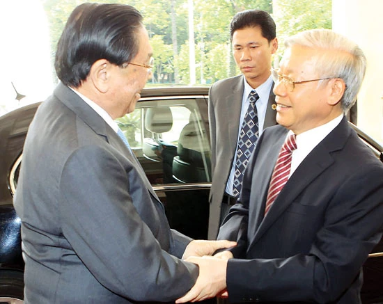 Tiếp tục phát triển mối quan hệ đoàn kết đặc biệt Việt Nam - Lào