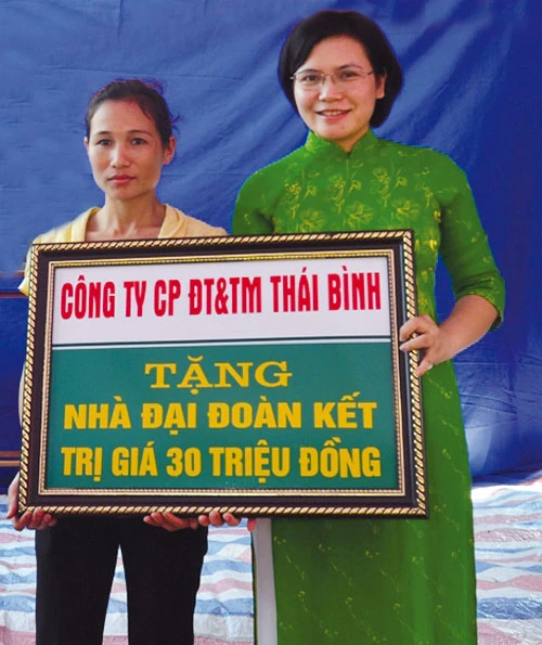 Vietcombank tặng 10 nhà đại đoàn kết cho các hộ gia đình nghèo trên địa bàn tỉnh Hải Dương
